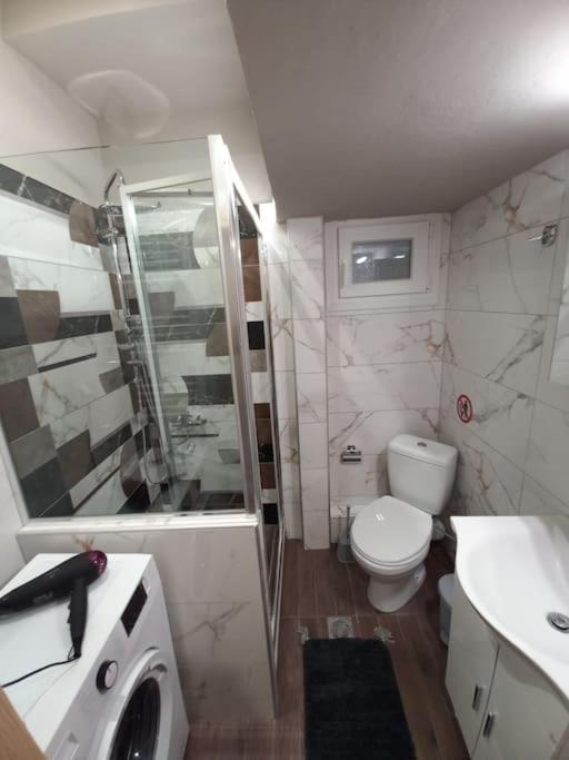 Kassandrou Deluxe Apartment Salonicco Esterno foto