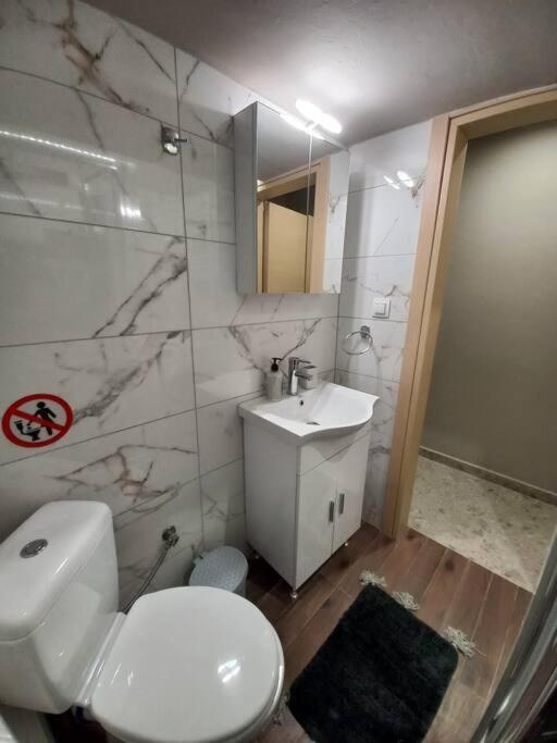 Kassandrou Deluxe Apartment Salonicco Esterno foto